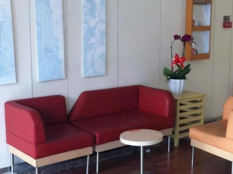 Ibis Dongguan Dongcheng Hotel Buitenkant foto